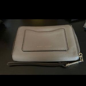 Marc Jacobs Recruit Zip Phone Wristlet/Wallet in Gray Taupe